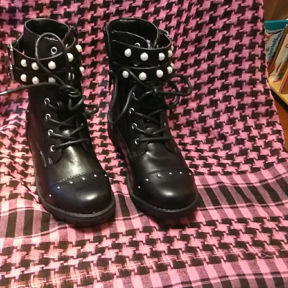 Girl lace Up faux pearl buckle Kacey  boot